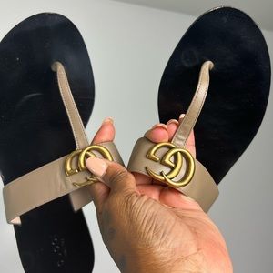 Gucci Marmont Leather Thong Sandals With Double G